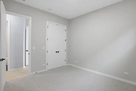 5830 North Lincoln Avenue Chicago IL 60659