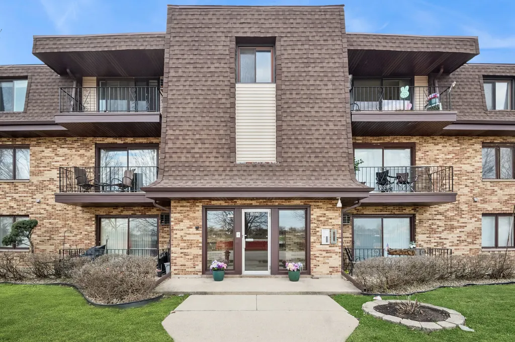 10820 Kilpatrick Avenue Oak Lawn IL 60453