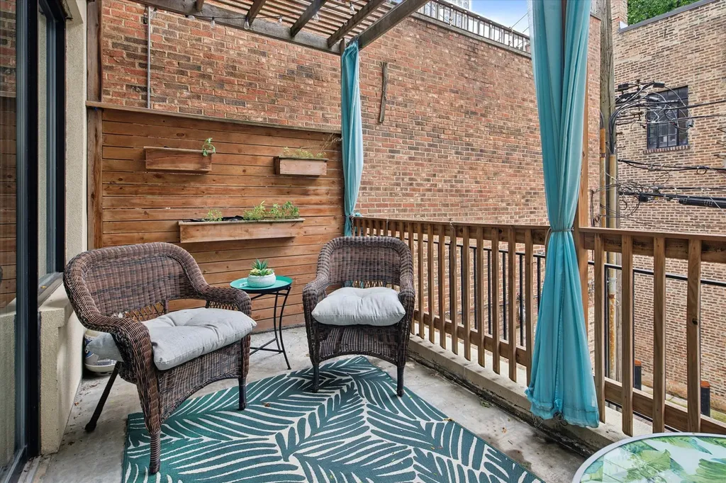 1445 North Wells Street Chicago IL 60610