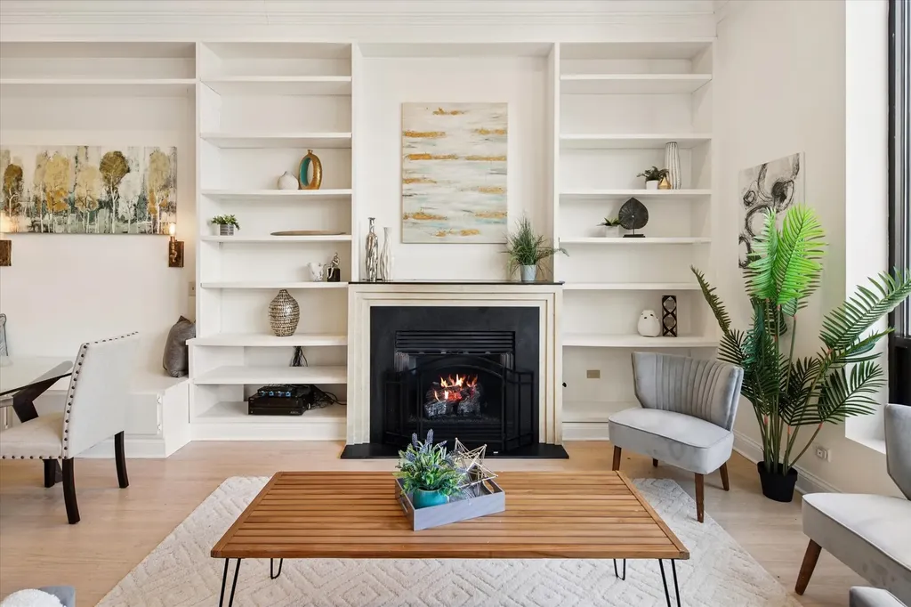 1445 North Wells Street Chicago IL 60610