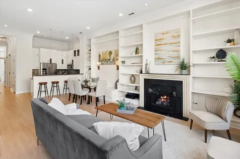 1445 North Wells Street Chicago IL 60610