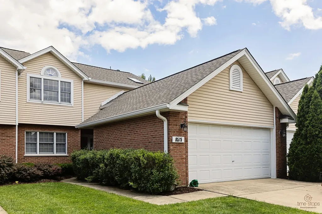 8575 Sandalwood Drive Darien IL 60561