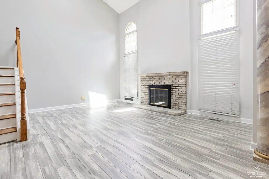 8575 Sandalwood Drive Darien IL 60561