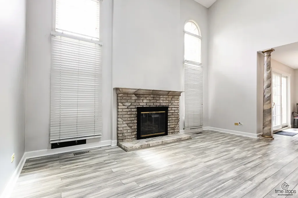 8575 Sandalwood Drive Darien IL 60561