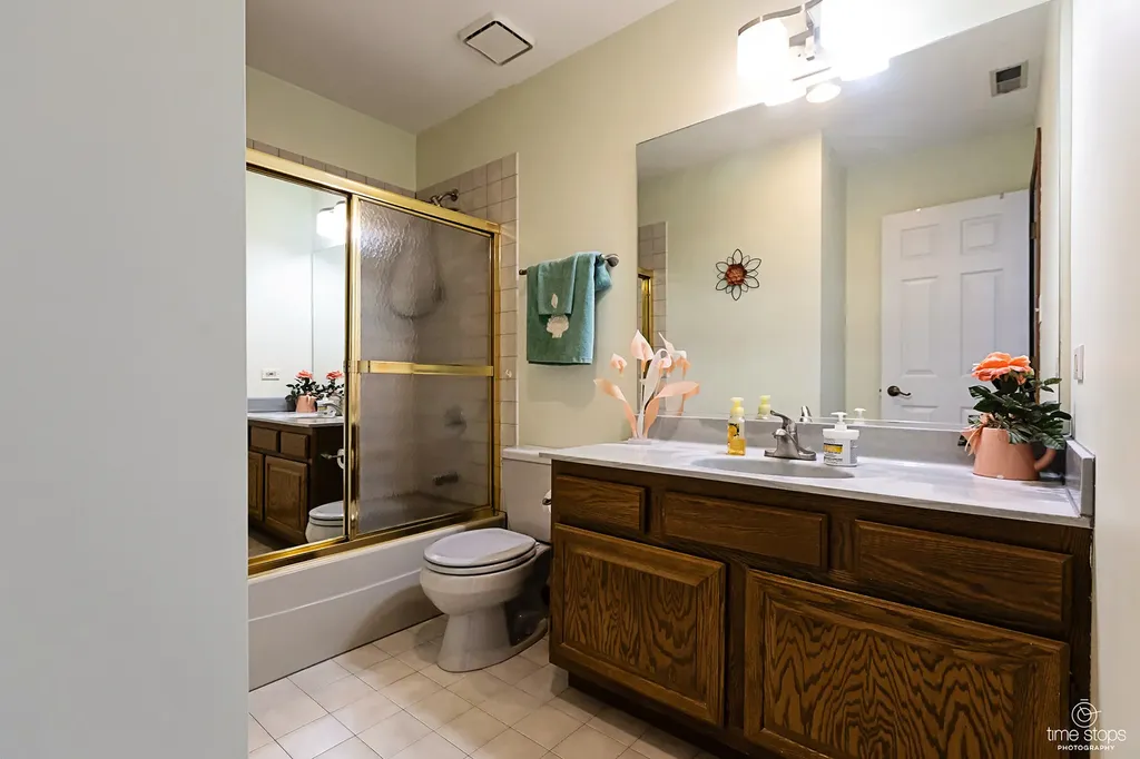 8575 Sandalwood Drive Darien IL 60561