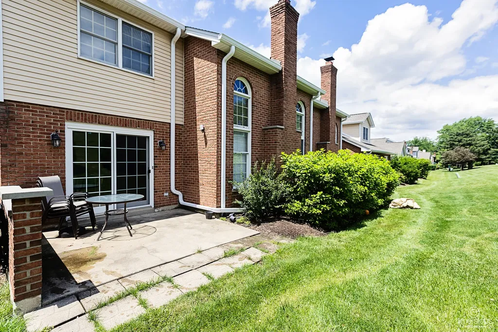 8575 Sandalwood Drive Darien IL 60561