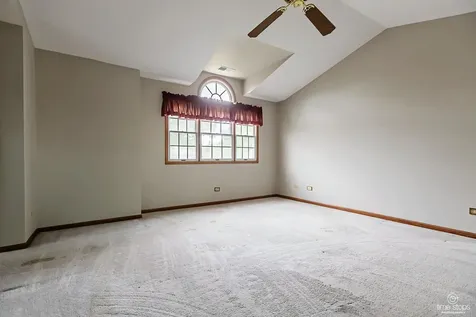 8575 Sandalwood Drive Darien IL 60561