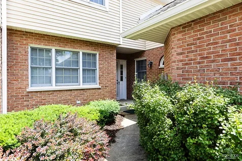 8575 Sandalwood Drive Darien IL 60561