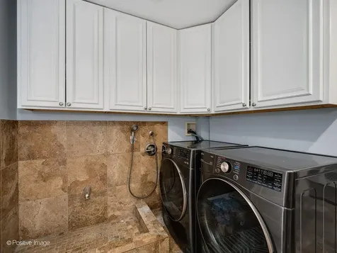 529 Susan Lane Deerfield IL 60015