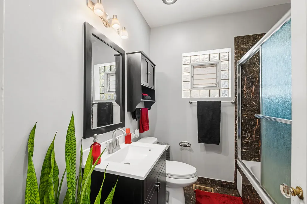 6141 North Maplewood Avenue Chicago IL 60659