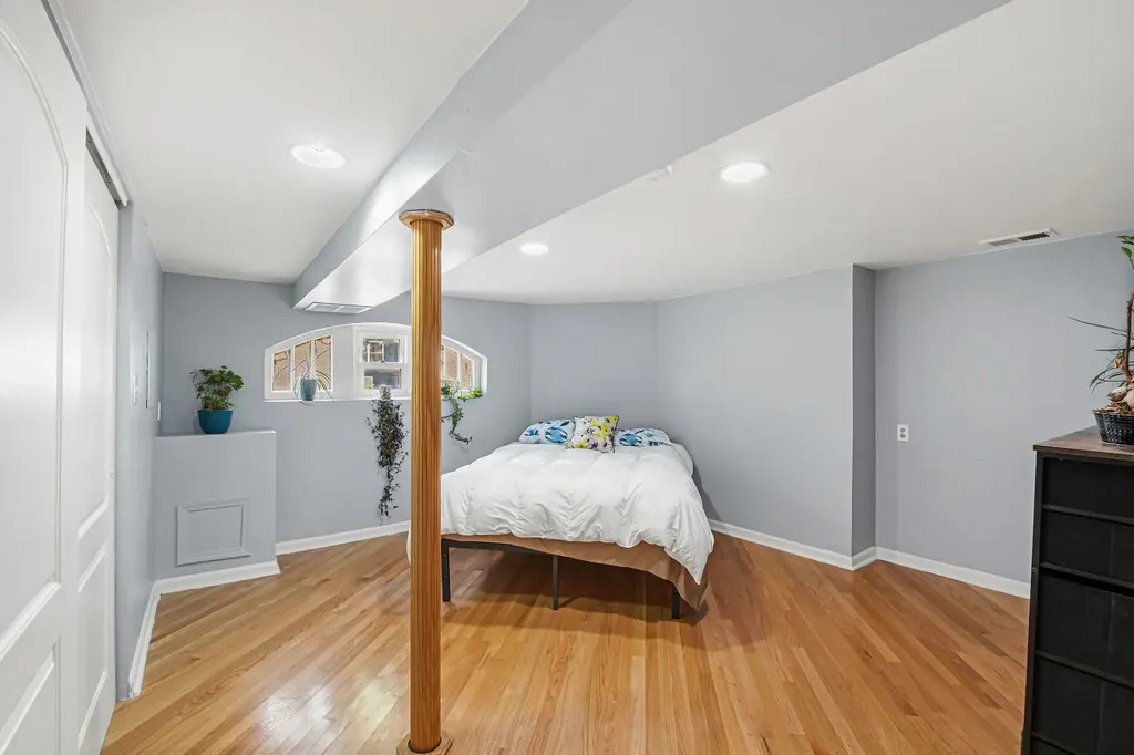 6141 North Maplewood Avenue Chicago IL 60659