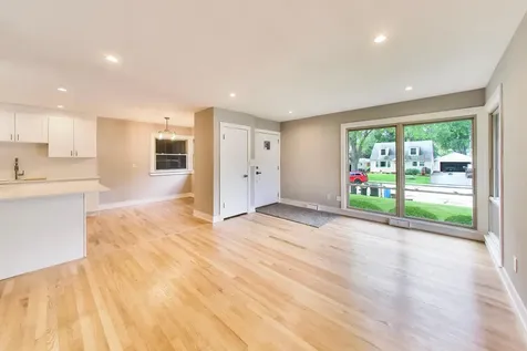 267 Panama Avenue Hampshire IL 60140