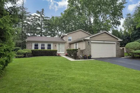 133 Burr Oak Court Deerfield IL 60015