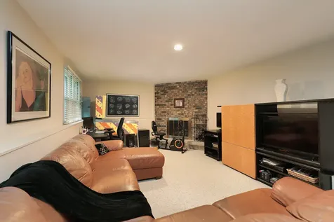 133 Burr Oak Court Deerfield IL 60015