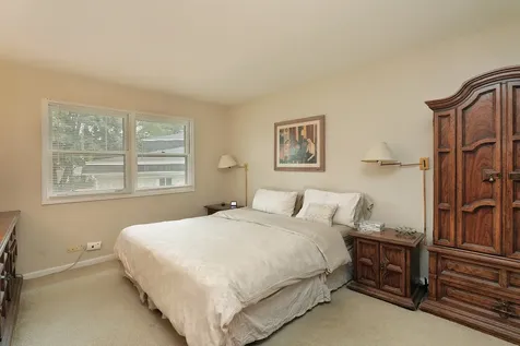 133 Burr Oak Court Deerfield IL 60015