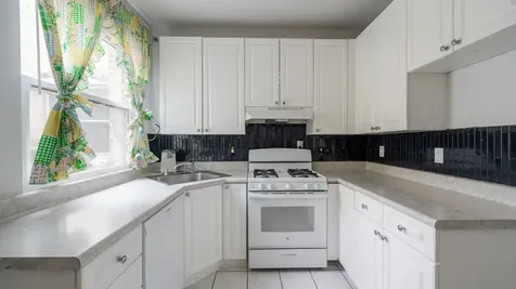 6656 North Newgard Avenue Chicago IL 60626