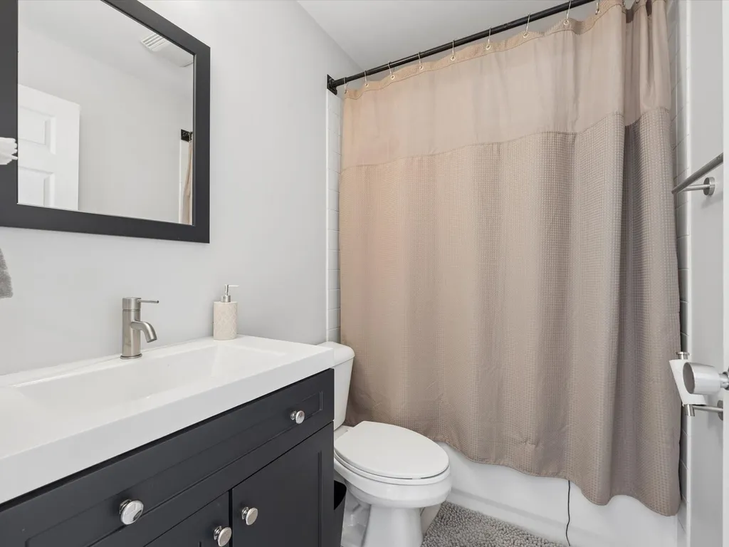 2117 West Rice Street Chicago IL 60622