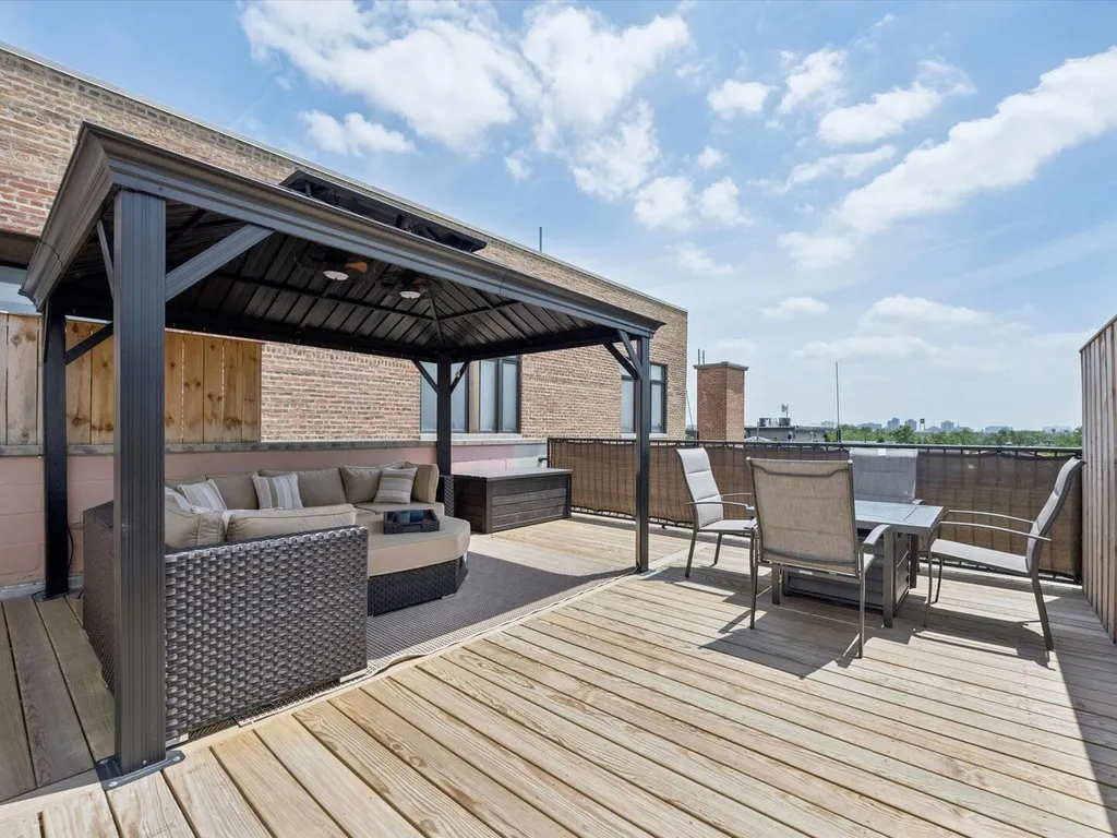 2117 West Rice Street Chicago IL 60622