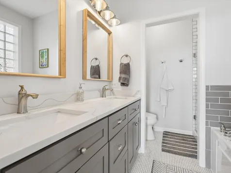 2117 West Rice Street Chicago IL 60622
