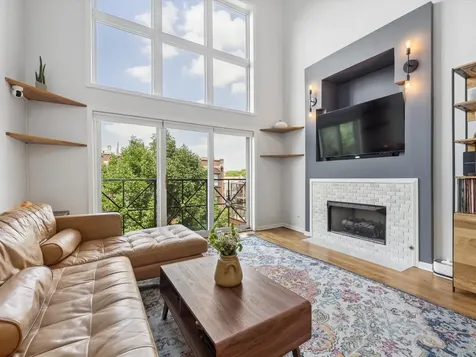 2117 West Rice Street Chicago IL 60622