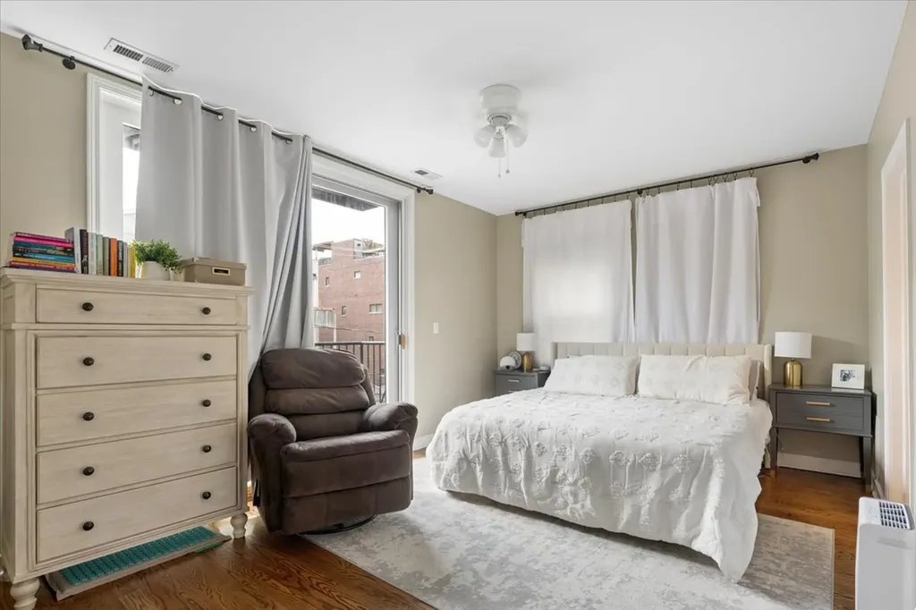 1508 North Hudson Avenue Chicago IL 60610