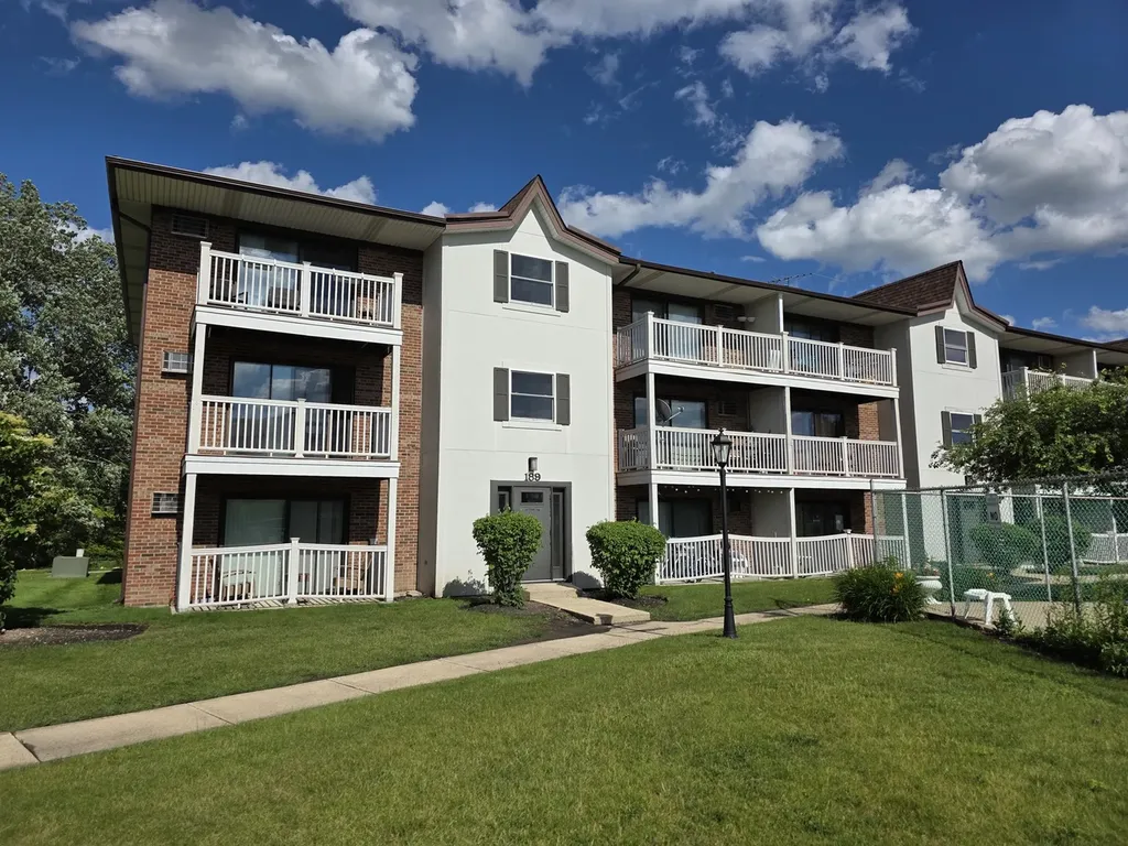 189 Gregory Street Aurora IL 60504