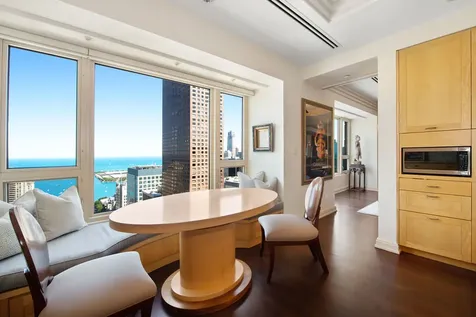 800 North Michigan Avenue Chicago IL 60611