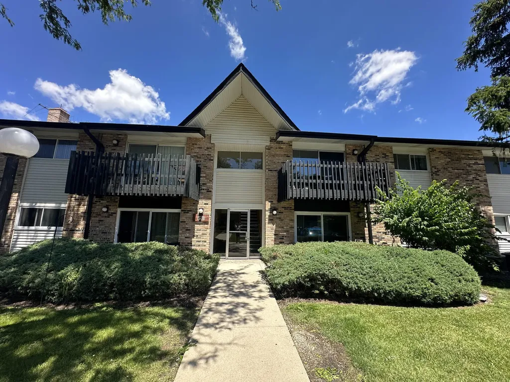5B Kingery Quarter Willowbrook IL 60527