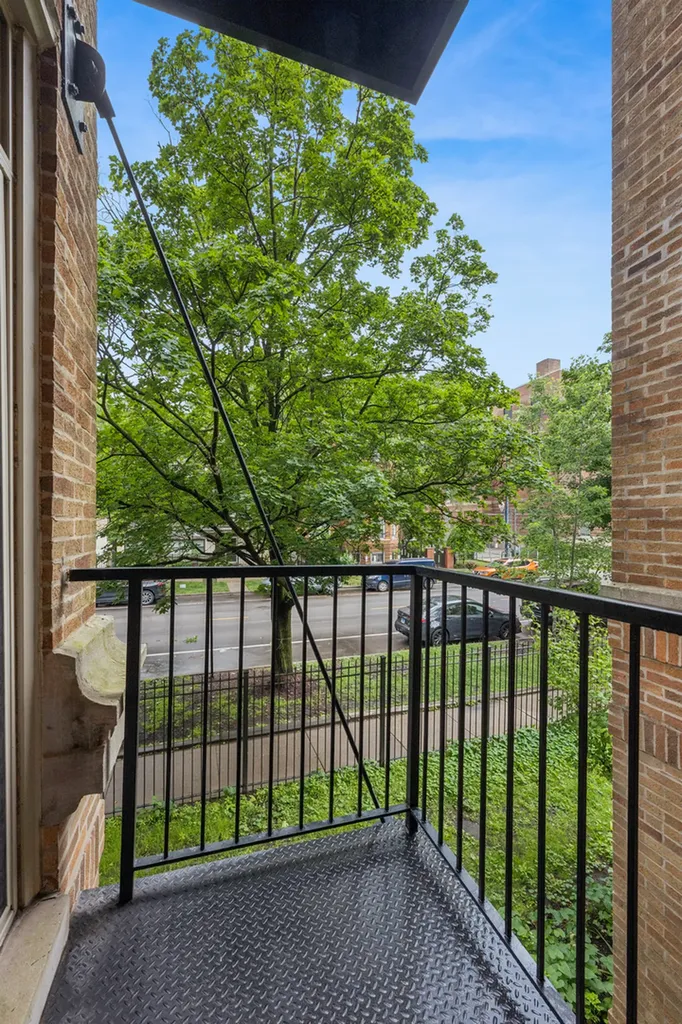 1637 West Pratt Boulevard Chicago IL 60626