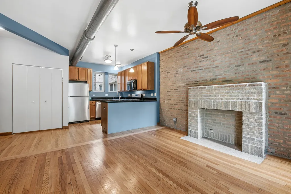 1637 West Pratt Boulevard Chicago IL 60626