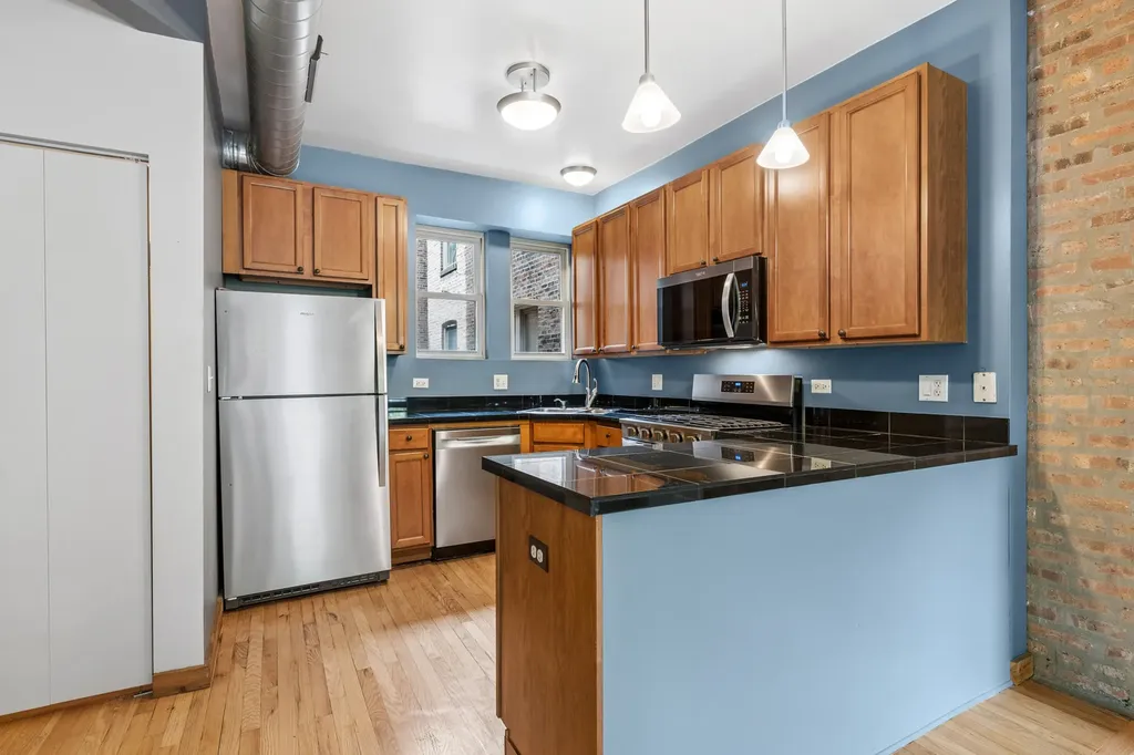 1637 West Pratt Boulevard Chicago IL 60626