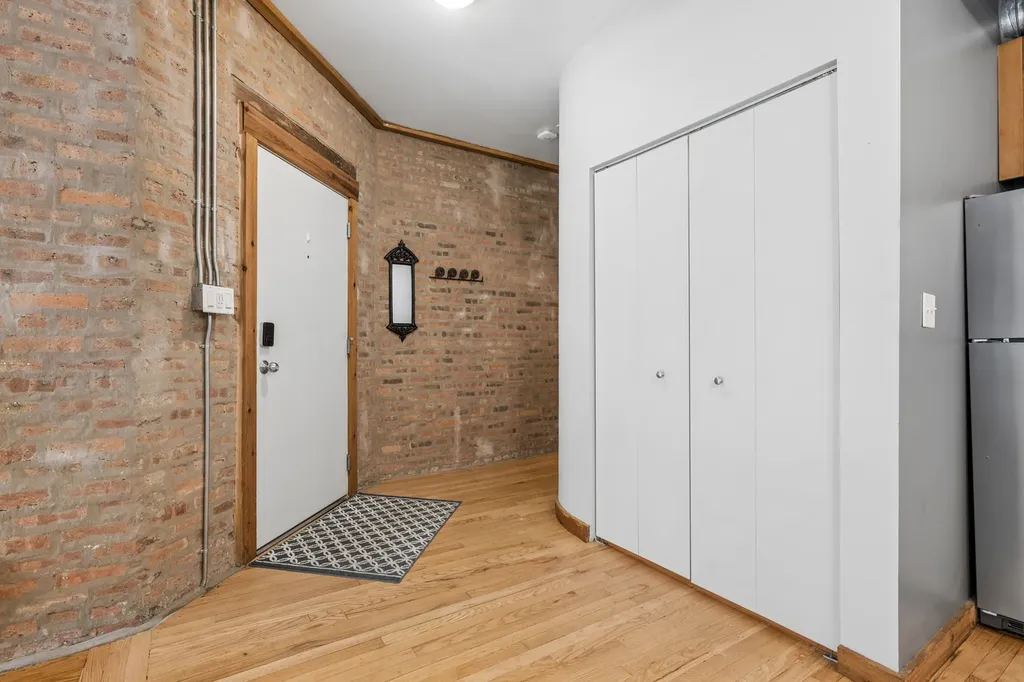 1637 West Pratt Boulevard Chicago IL 60626
