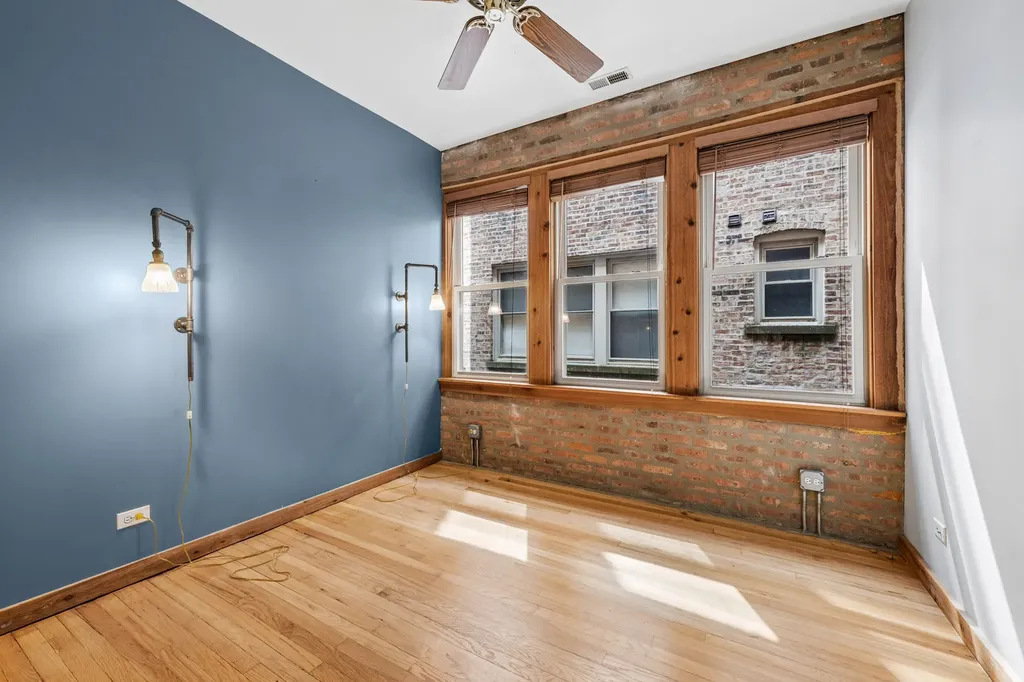1637 West Pratt Boulevard Chicago IL 60626