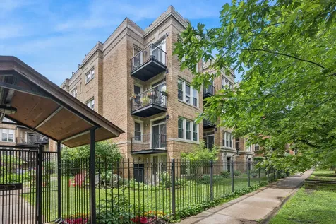 1637 West Pratt Boulevard Chicago IL 60626