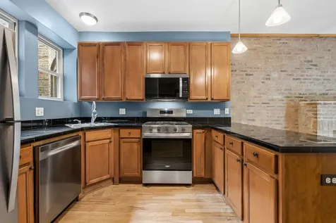 1637 West Pratt Boulevard Chicago IL 60626