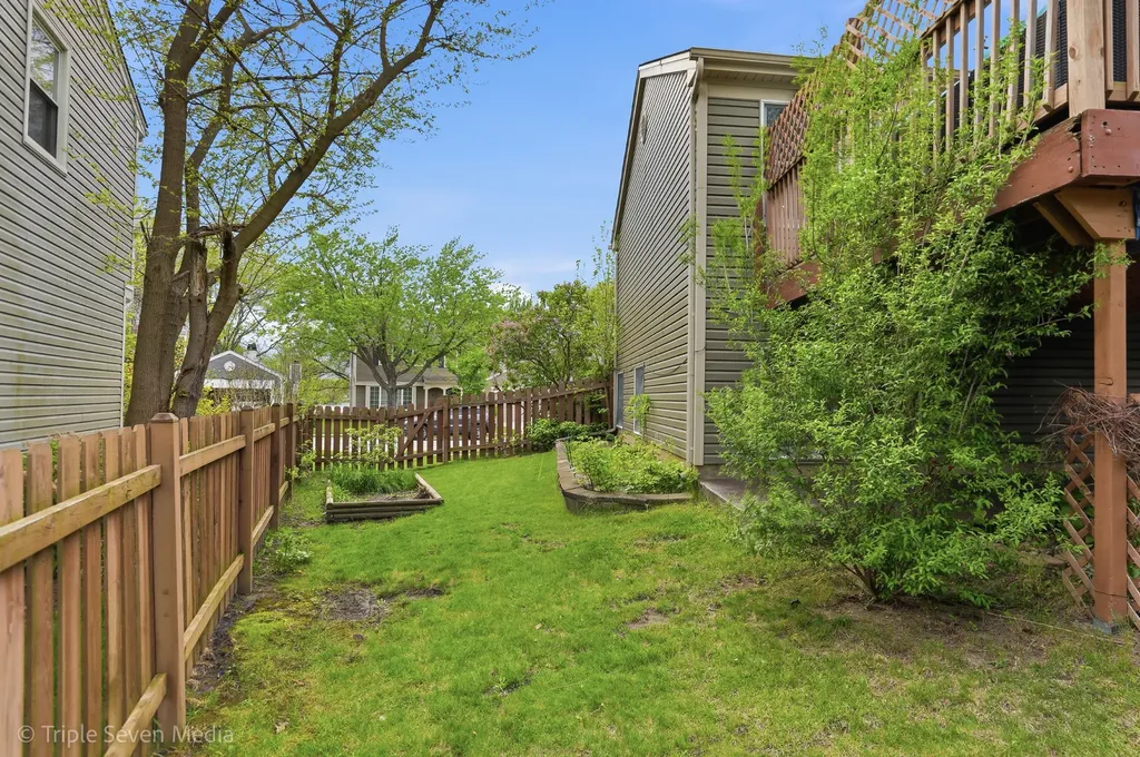 2109 Hitching Post Lane Schaumburg IL 60194