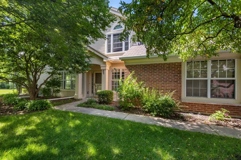 30W022 Juniper Court Warrenville IL 60555