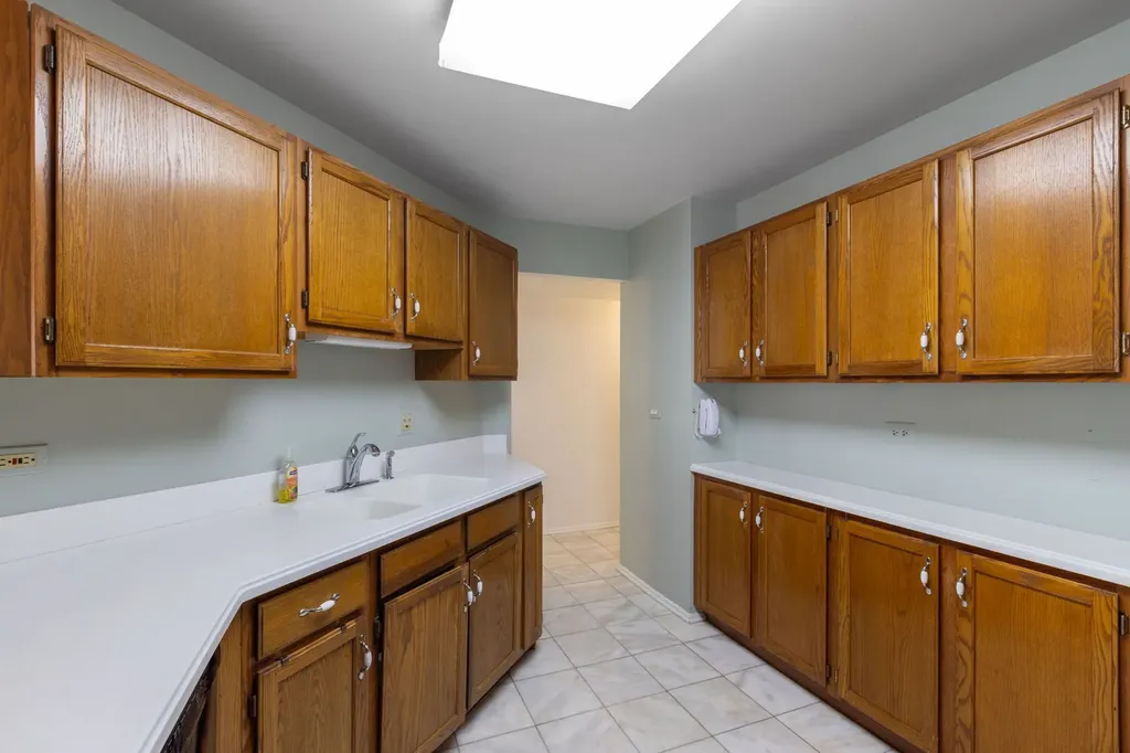 30W022 Juniper Court Warrenville IL 60555