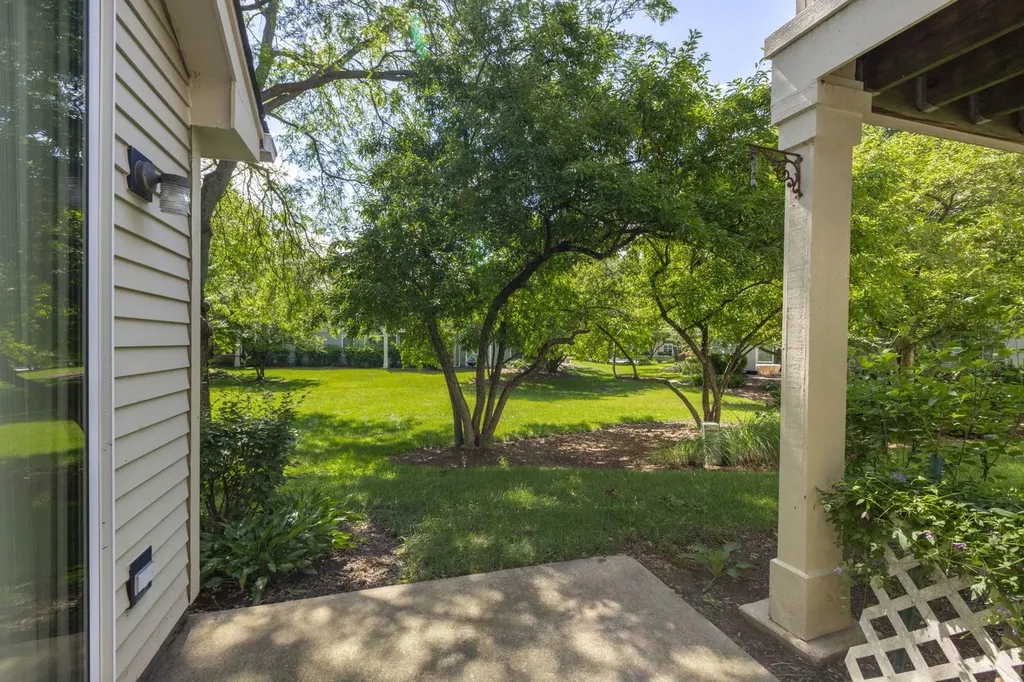 30W022 Juniper Court Warrenville IL 60555