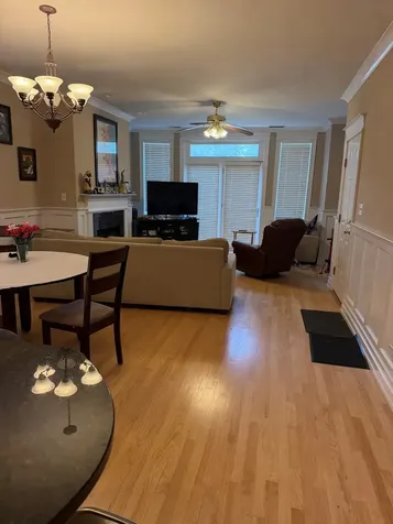 4335 North Ashland Avenue Chicago IL 60657
