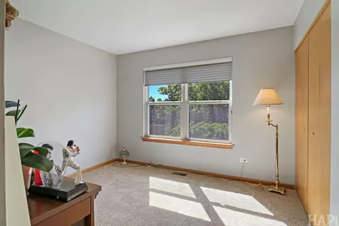 2001 Sparrow Circle Round Lake IL 60073