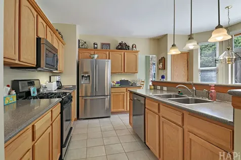 2001 Sparrow Circle Round Lake IL 60073