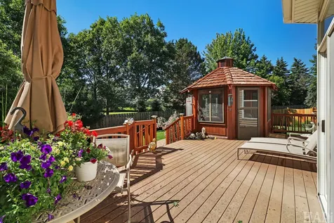 2001 Sparrow Circle Round Lake IL 60073