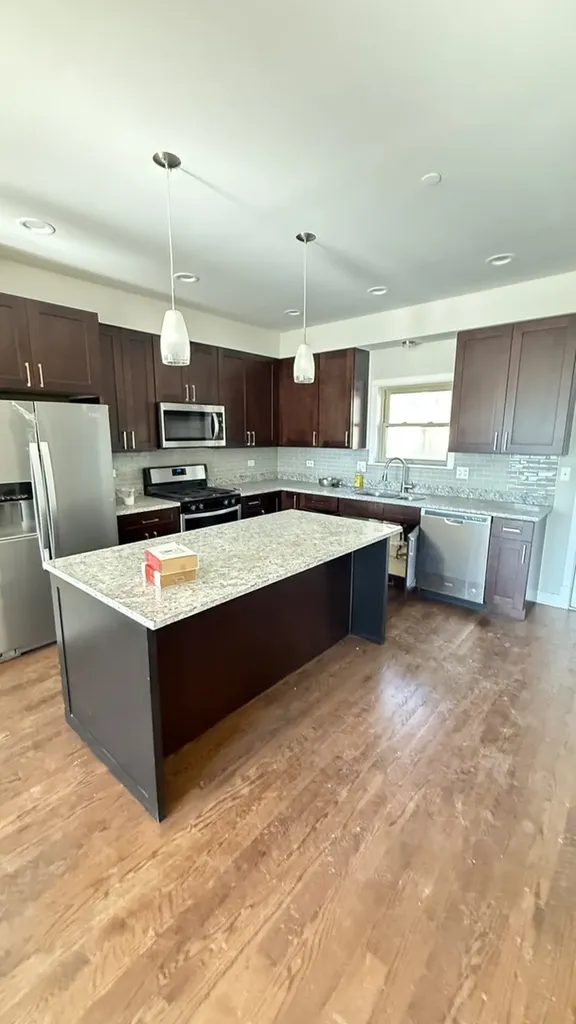 3232 South Shields Avenue Chicago IL 60616