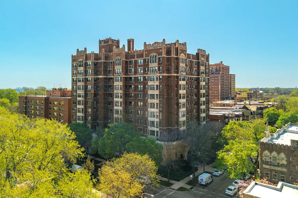 6901 South Oglesby Avenue Chicago IL 60649