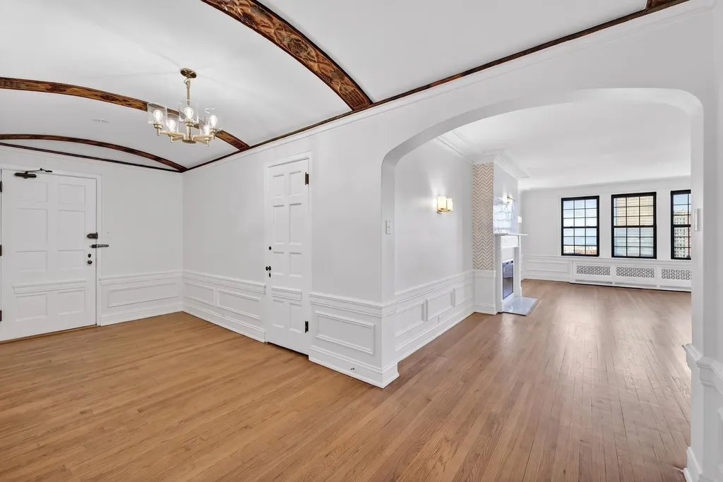 6901 South Oglesby Avenue Chicago IL 60649