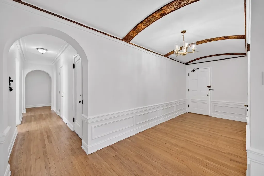 6901 South Oglesby Avenue Chicago IL 60649
