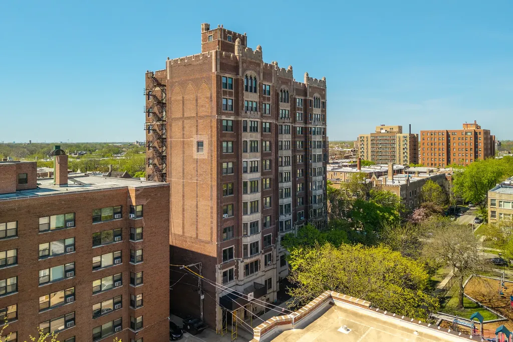 6901 South Oglesby Avenue Chicago IL 60649