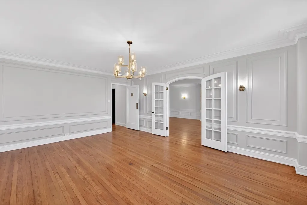 6901 South Oglesby Avenue Chicago IL 60649