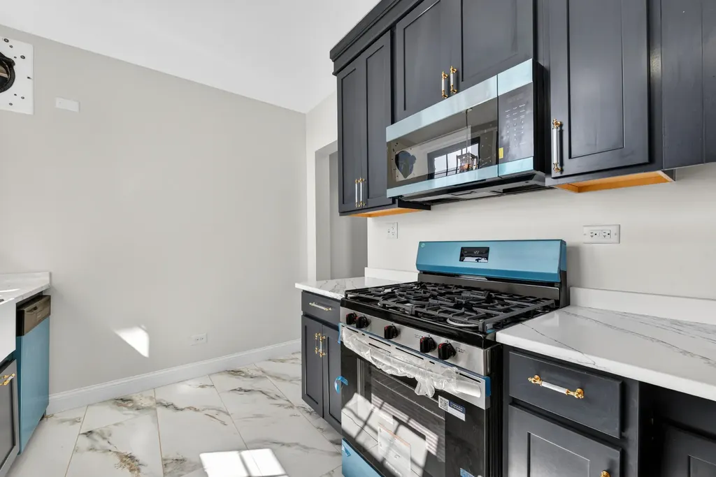6901 South Oglesby Avenue Chicago IL 60649